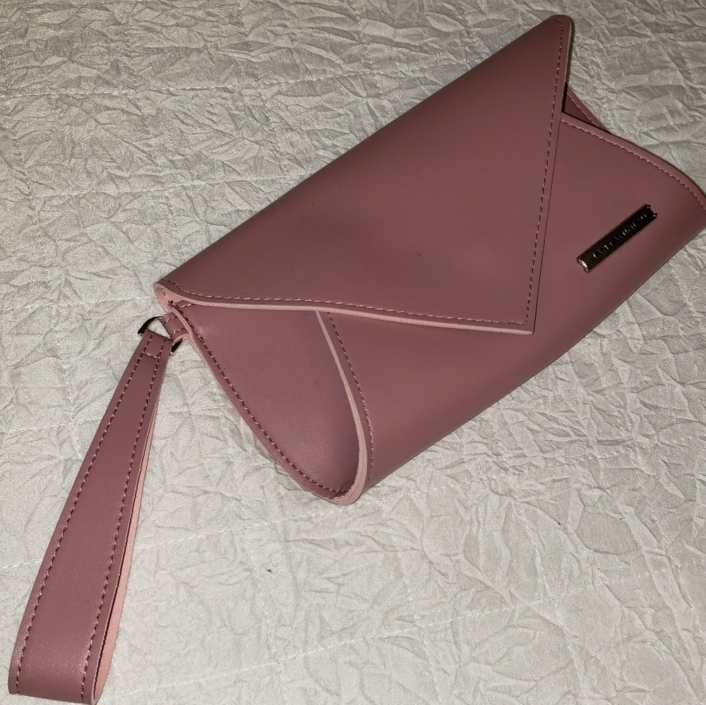 Jantaminiau wristlet